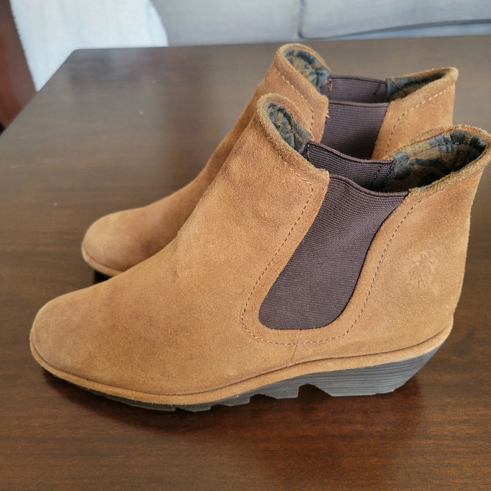 Fly London Phil Wedge Chelsea Boots Women's Tan Suede Ankle Boots Size EU 39 US9